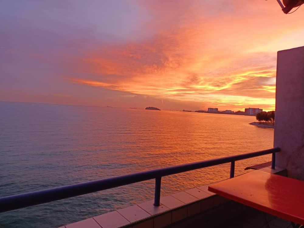 Paradise Seaview Homestay Port Dickson Exterior foto