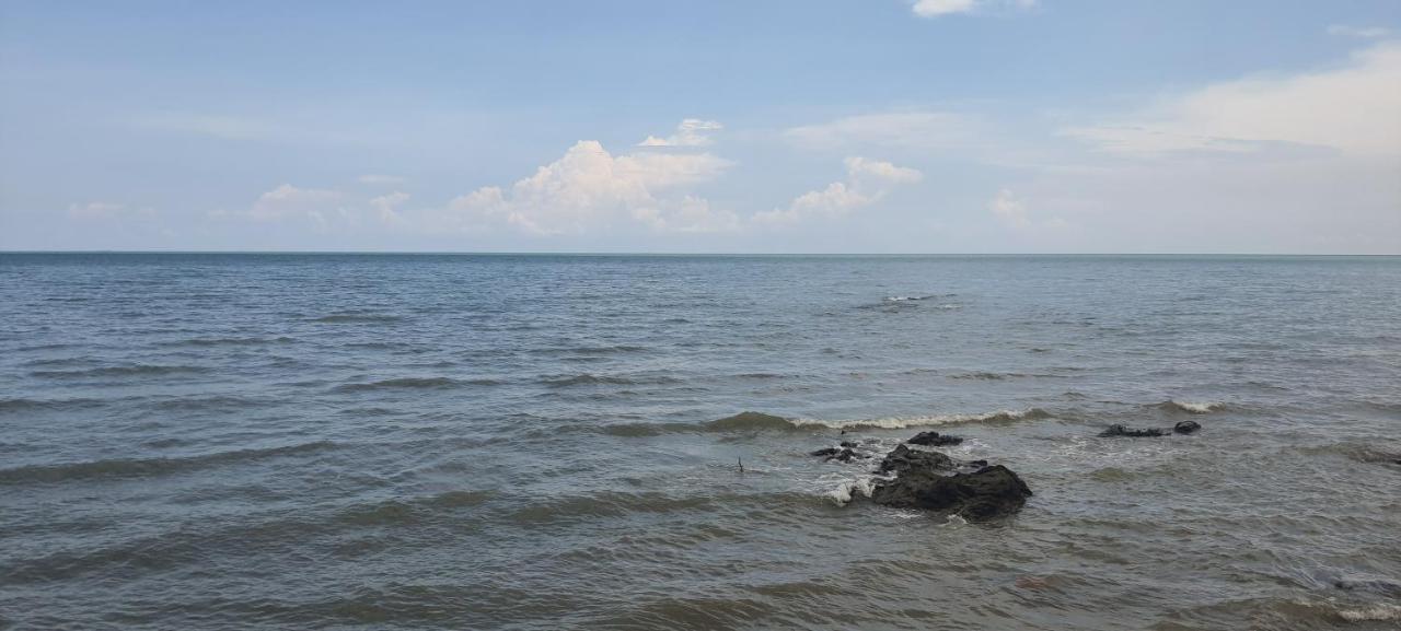 Paradise Seaview Homestay Port Dickson Exterior foto